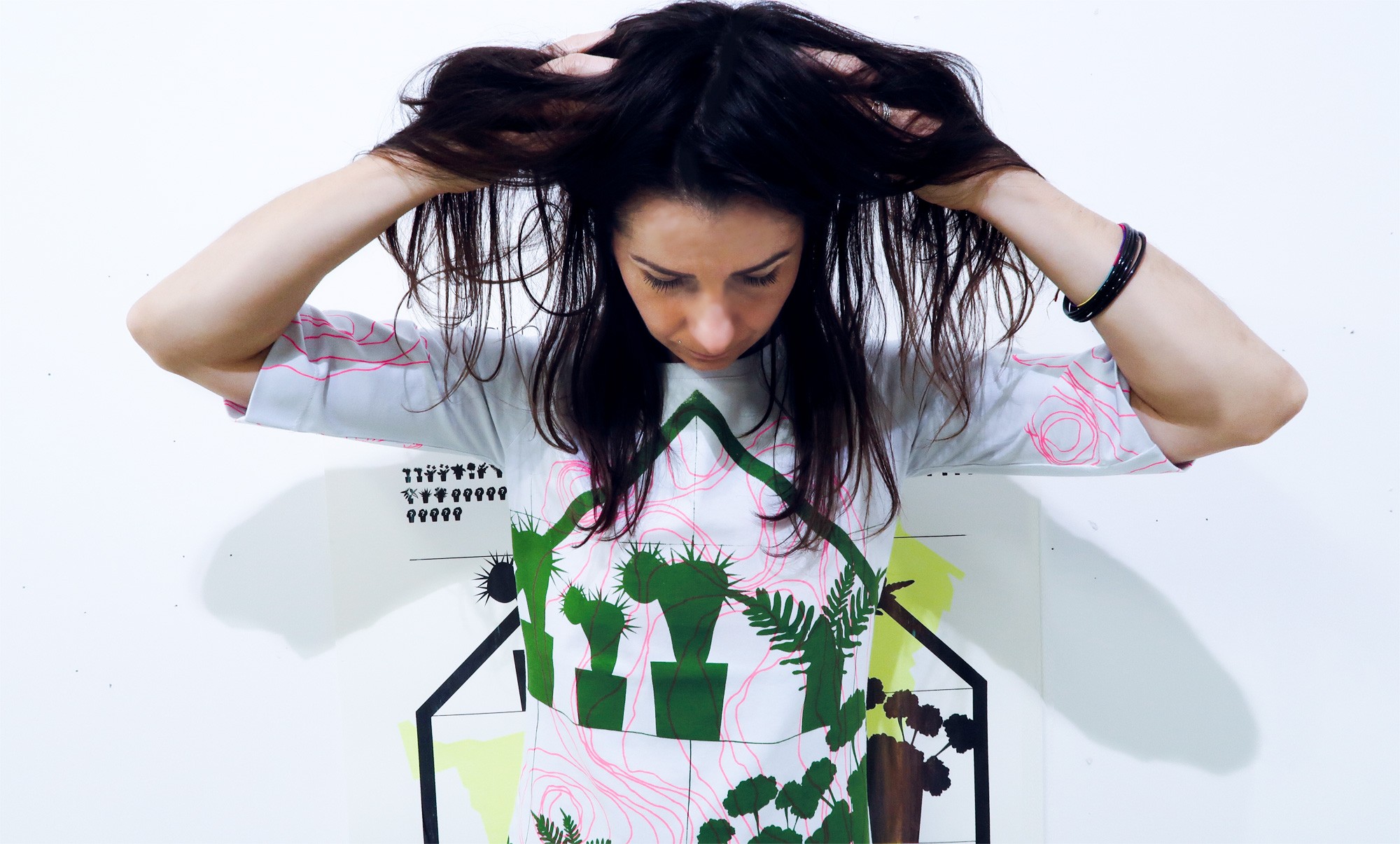 seria-zlo-koszulka-i-plakat-marta-kwiatek-motyl